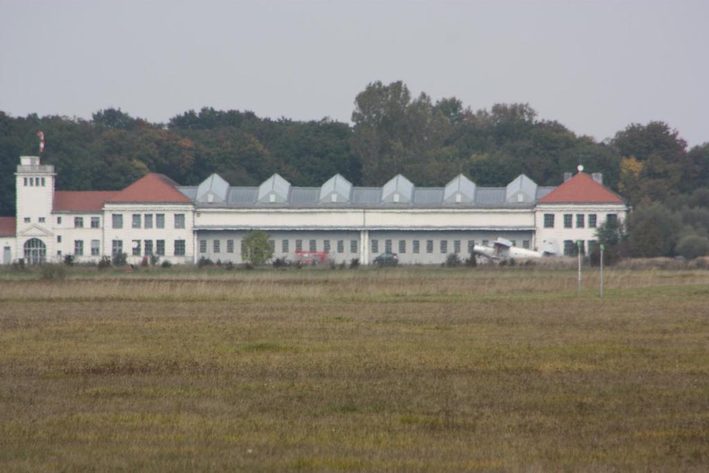 Hotel Blauer Karpfen Oberschleißheim Eksteriør billede